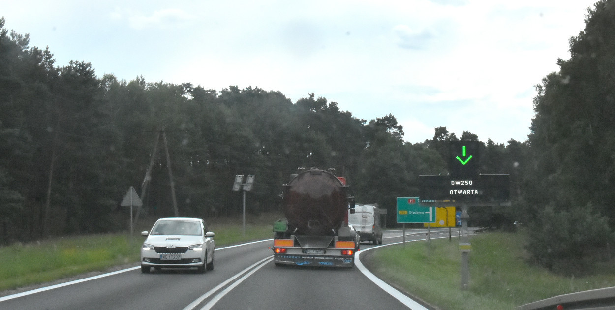 Ważna trasa pod Toruniem zablokowana! Znamy przyczynę