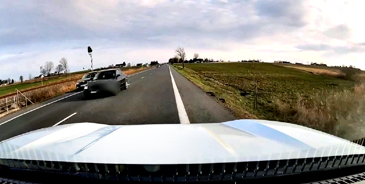 Sekundy od tragedii pod Toruniem. Wszystko nagrała kamera [WIDEO]