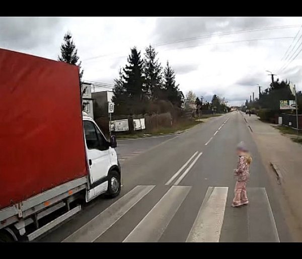 Zignorował przepisy i o mały włos nie zabił dziecka