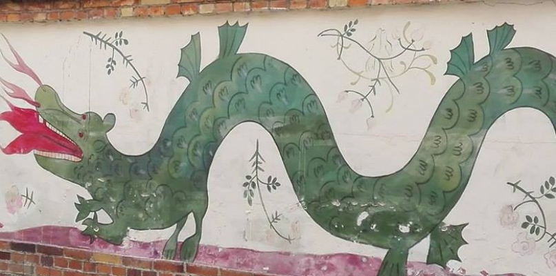 Taki mural możemy oglądać na ul. Przedzamcze - w pobliżu miejsca, gdzie pojawił się smok (tot. A. Świątkowska)