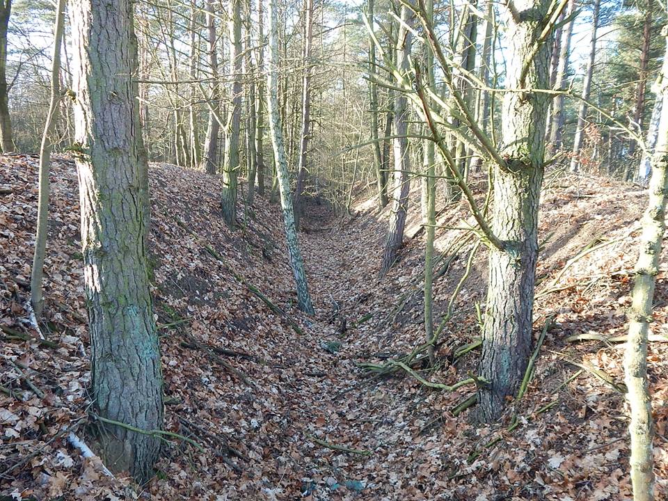 Rów przeciwczołgowy - fot. arch. K. Tomczyka