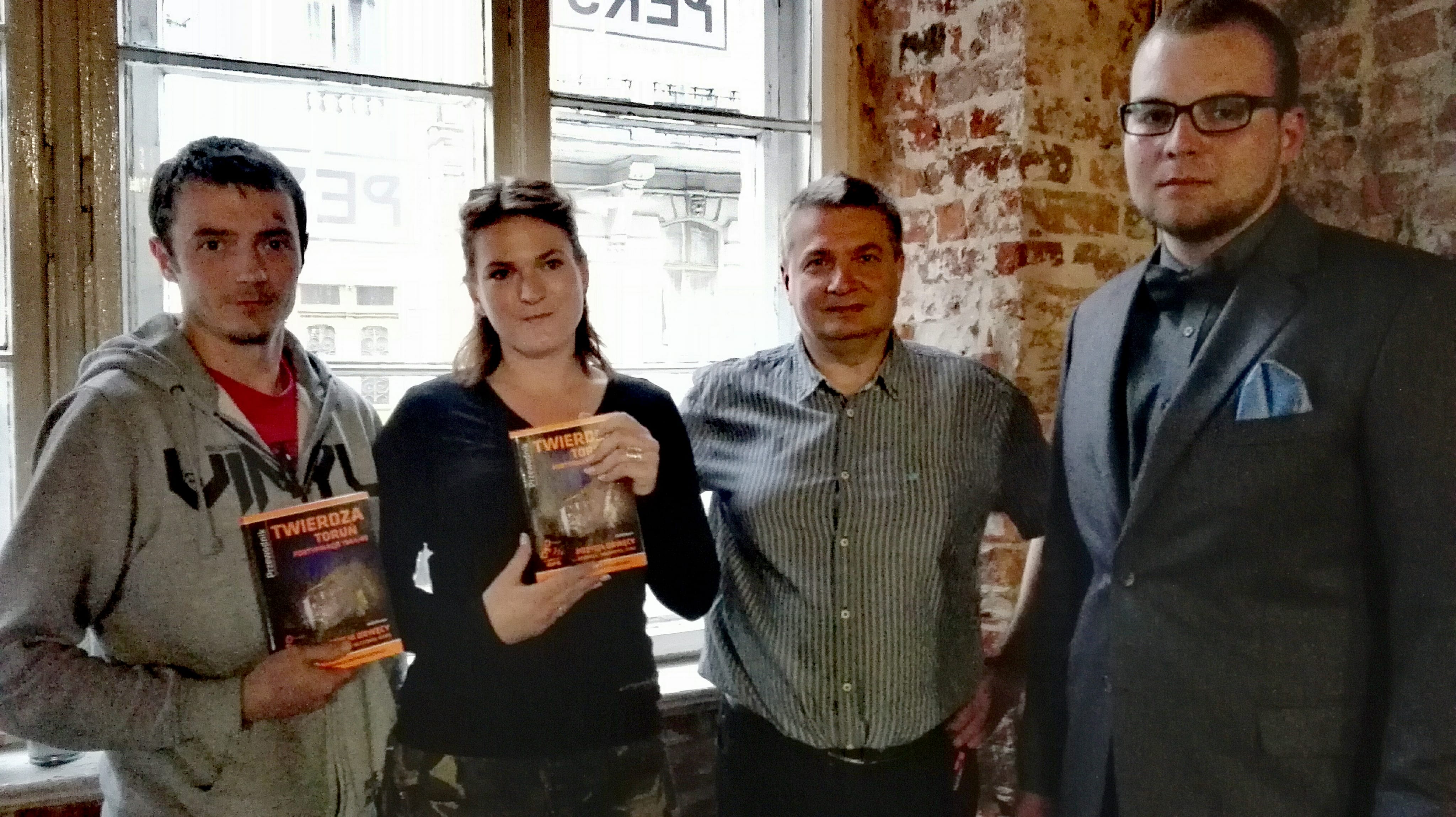 Zwycięzcy naszego konkursu wraz z autorami książki, fot. Zdzisław Wiśniewski